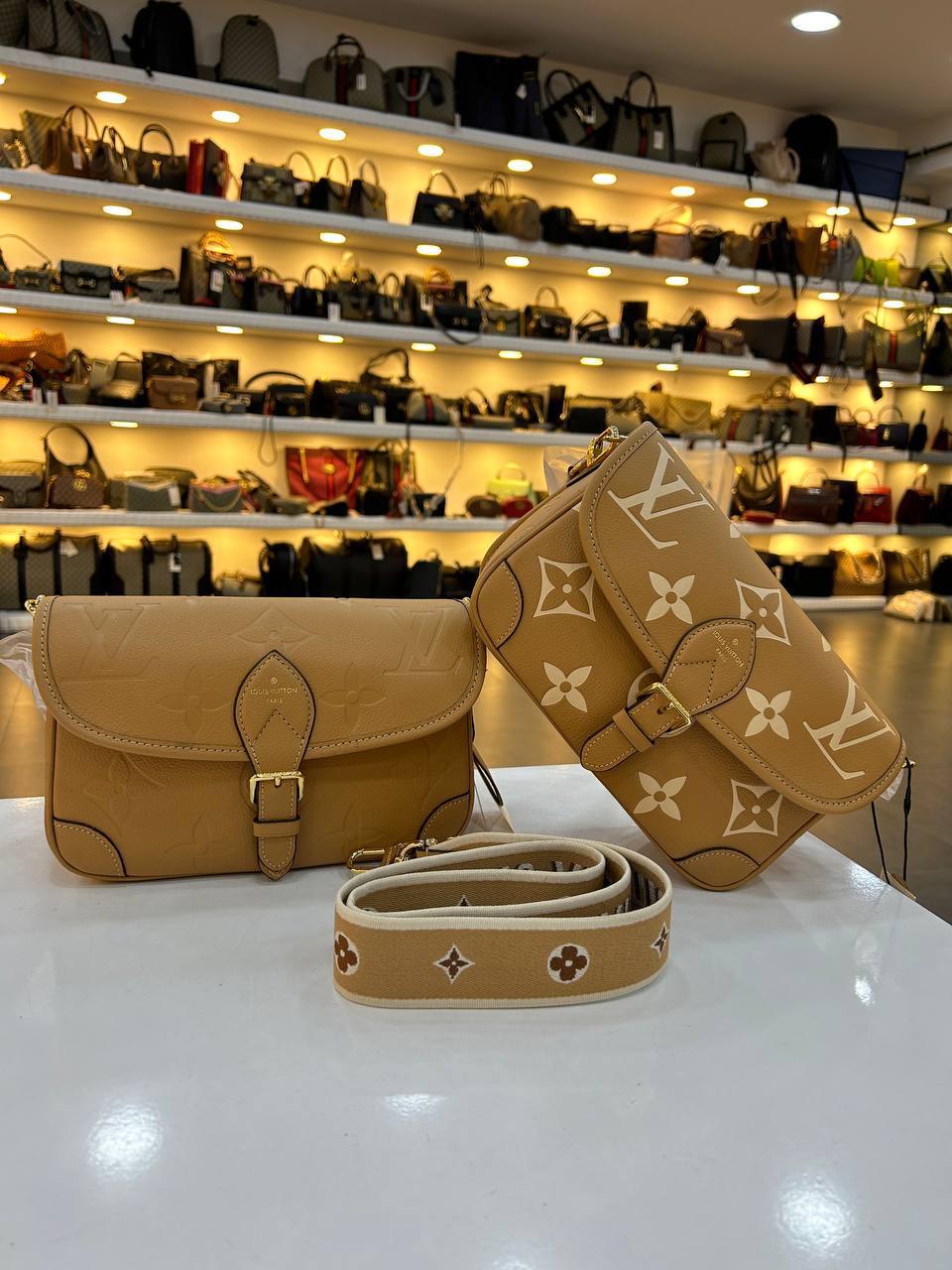 LOUIS VUITTON DIANE