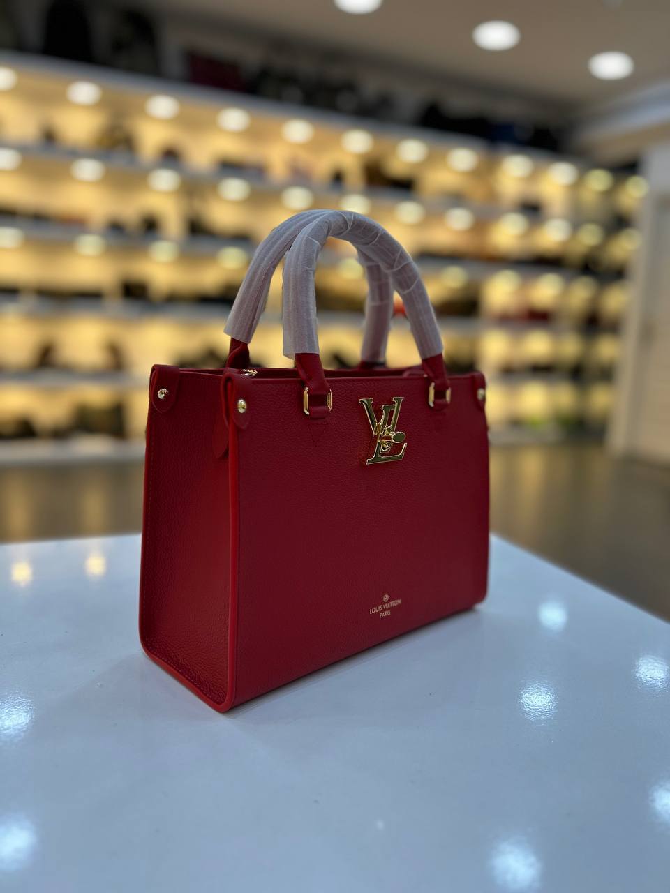 LOUIS VUITTON LOCK GO