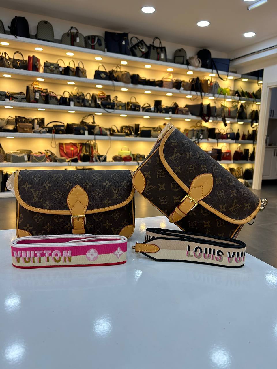 LOUIS VUITTON DIANE