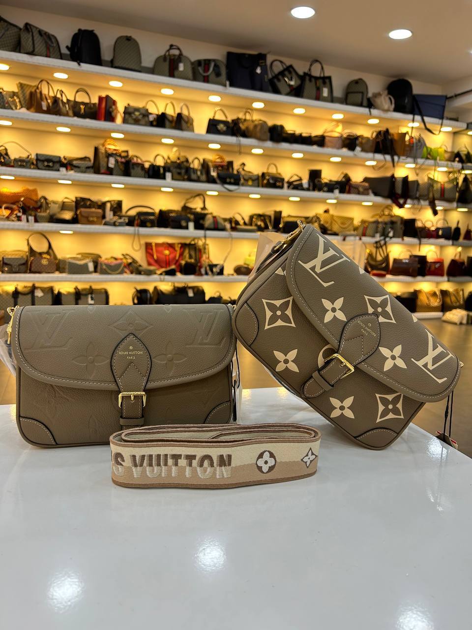 LOUIS VUITTON DIANE