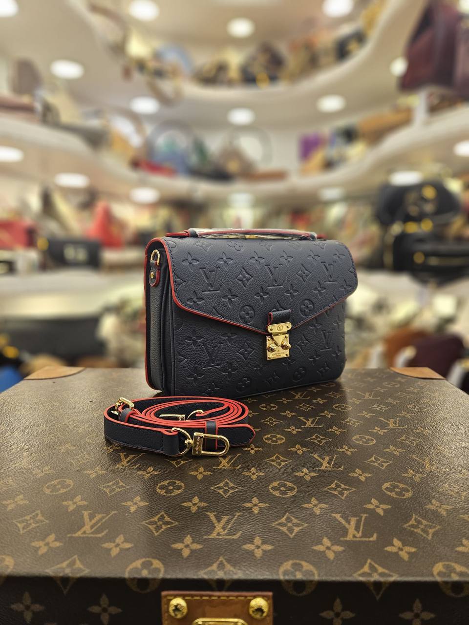 LOUIS VUITTON METIS LEATHER