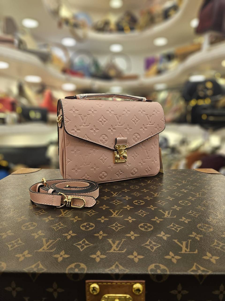 LOUIS VUITTON METIS LEATHER