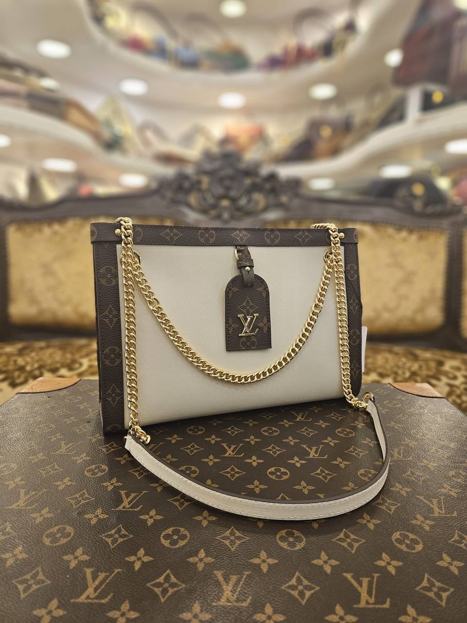 LOUIS VUITTON NOVA SMALL SIZE