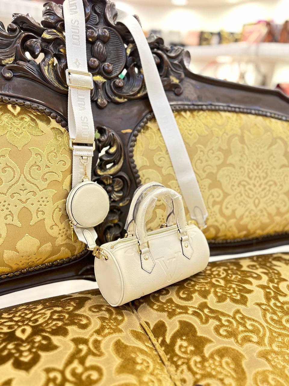 LOUIS VUITTON PAPILLION