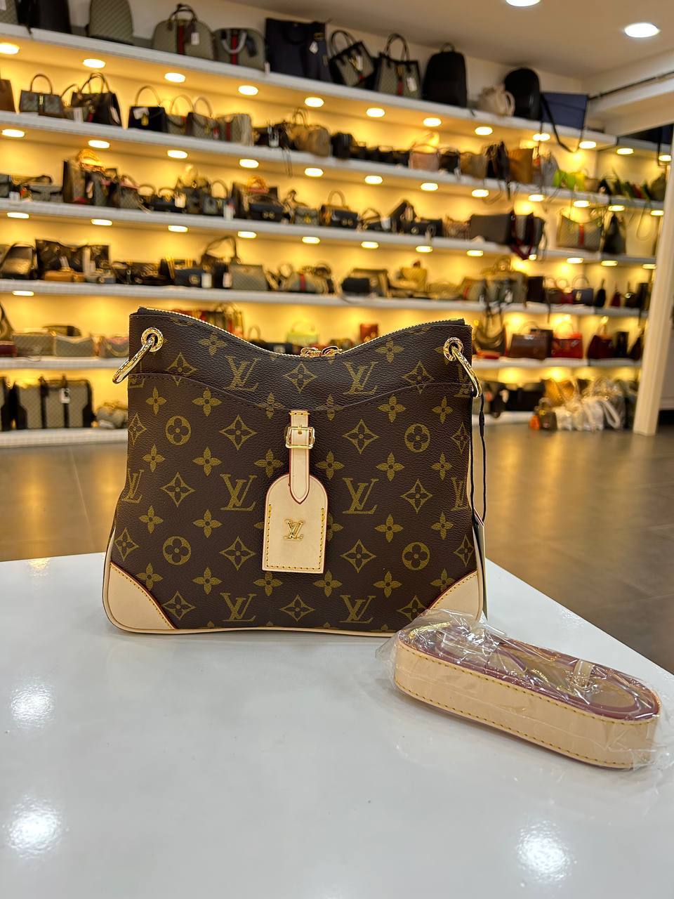 LOUIS VUITTON ODEON SMALL SIZE