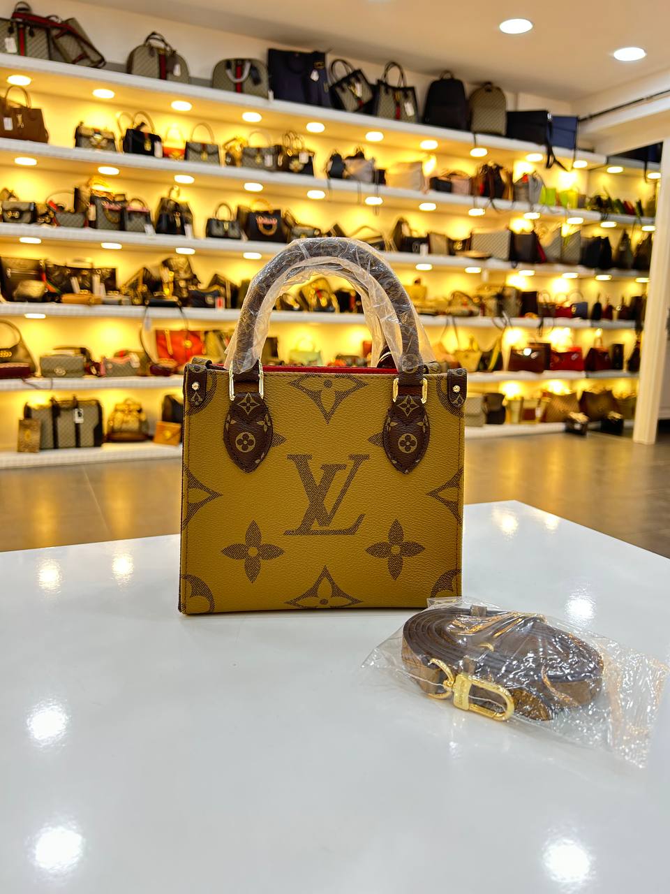 LV ONTHEGO PM