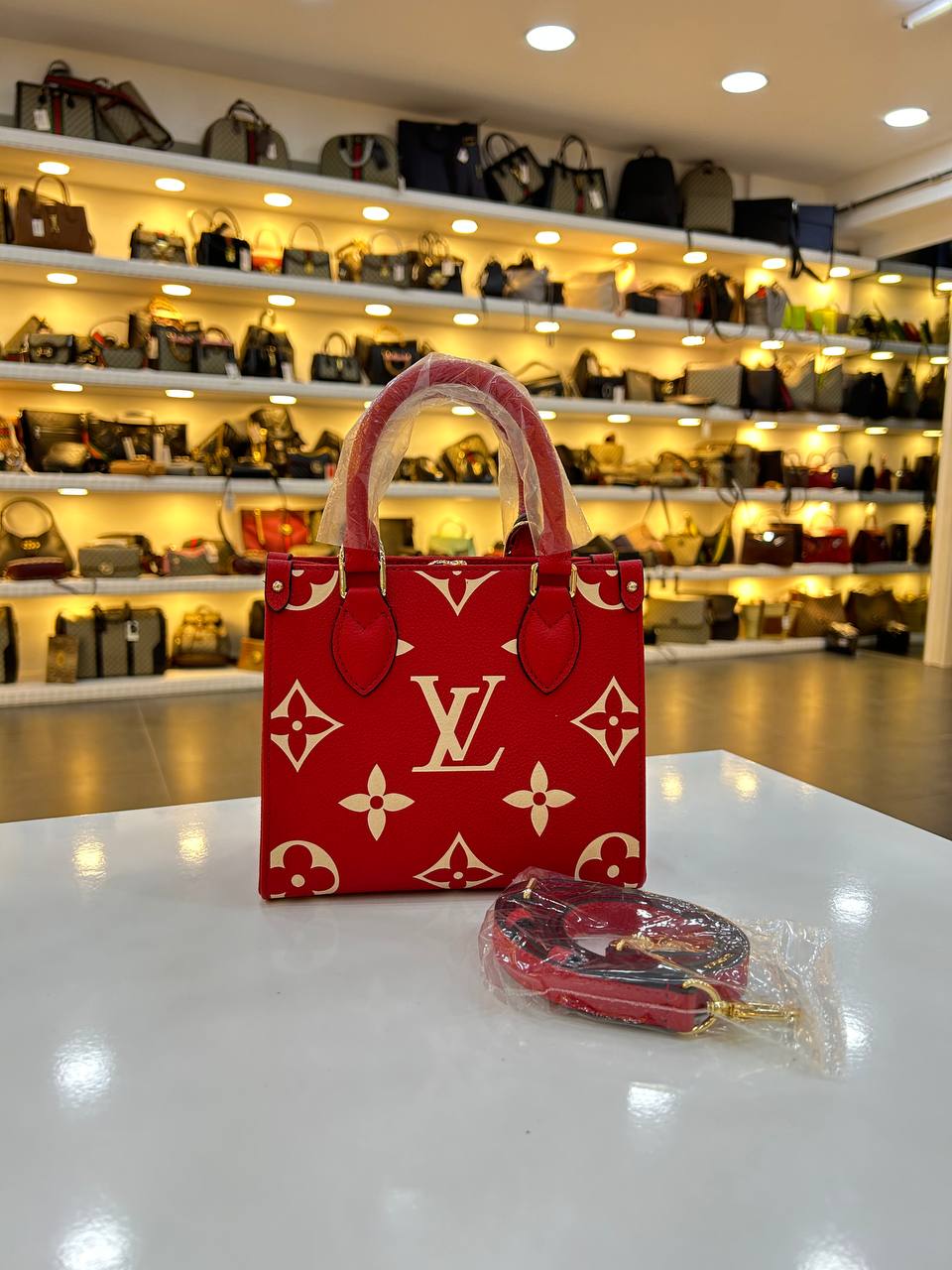 LV ONTHEGO PM