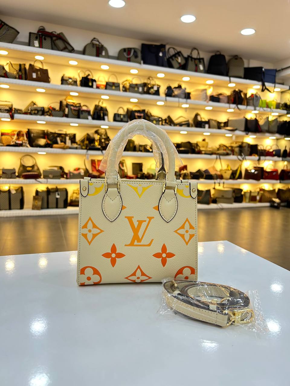 LV ONTHEGO PM