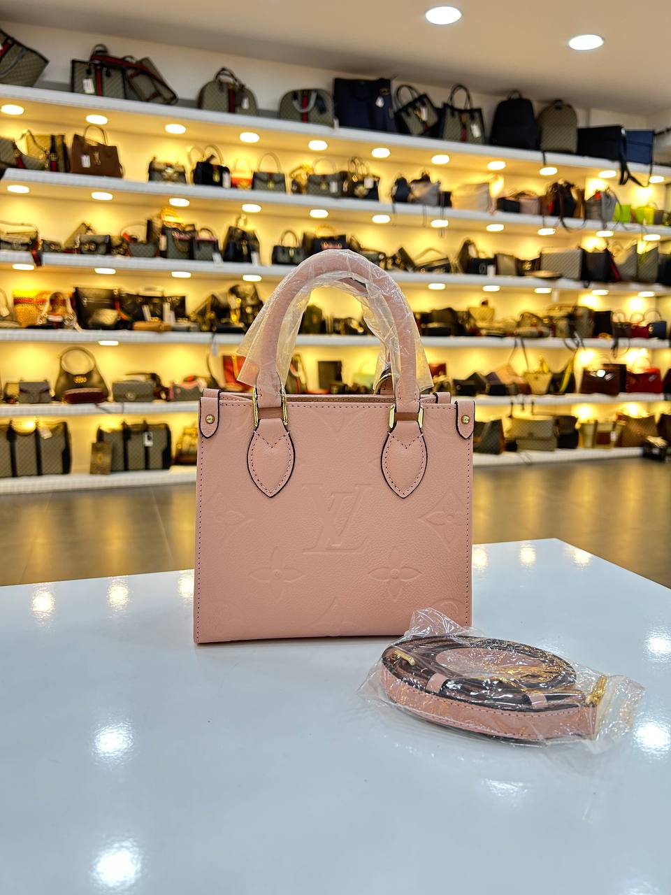 LV ONTHEGO BB