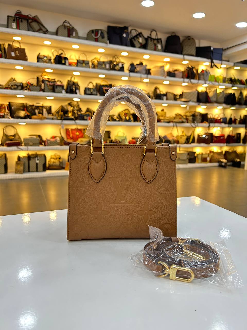 LV ONTHEGO BB