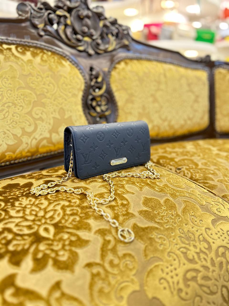 LOUIS VUITTON WALLET LILY