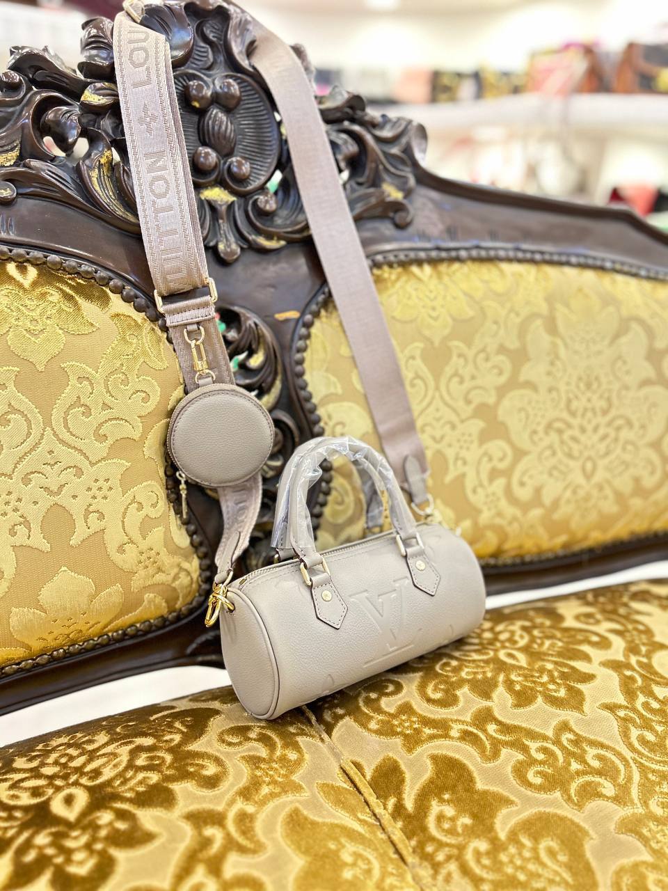 LOUIS VUITTON PAPILLION