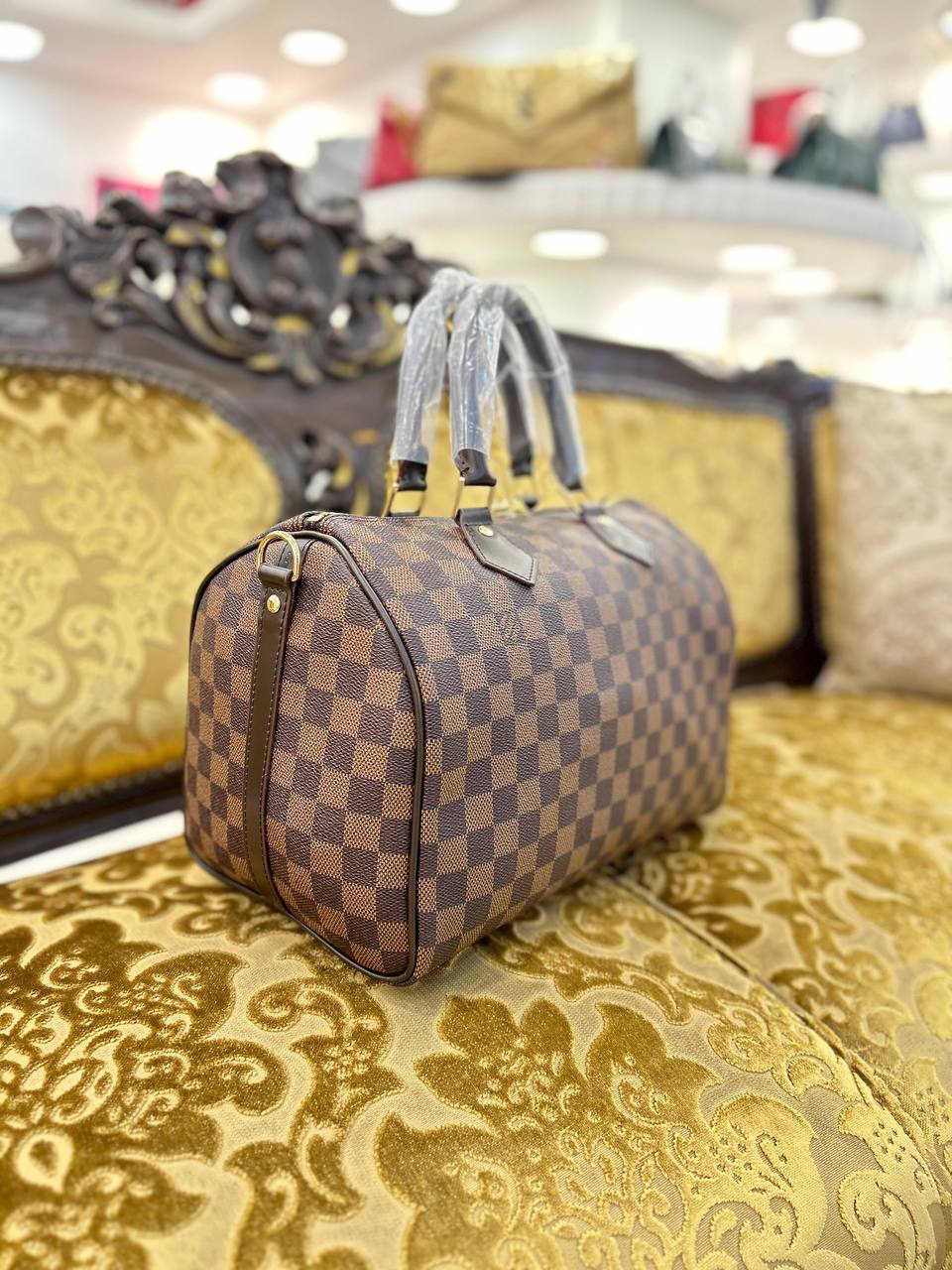 LOUIS VUITTON SPEEDY