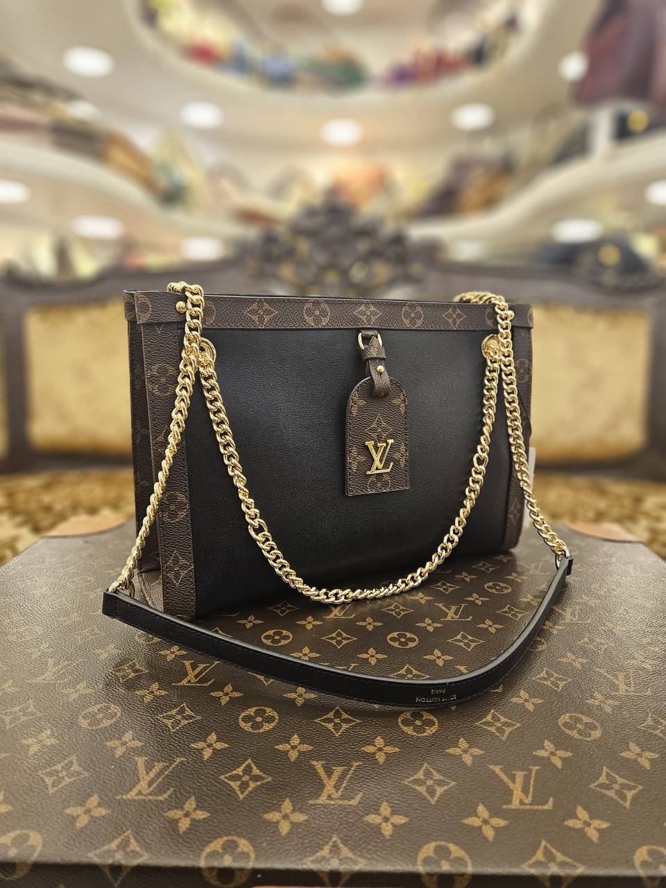 LOUIS VUITTON NOVA SMALL SIZE
