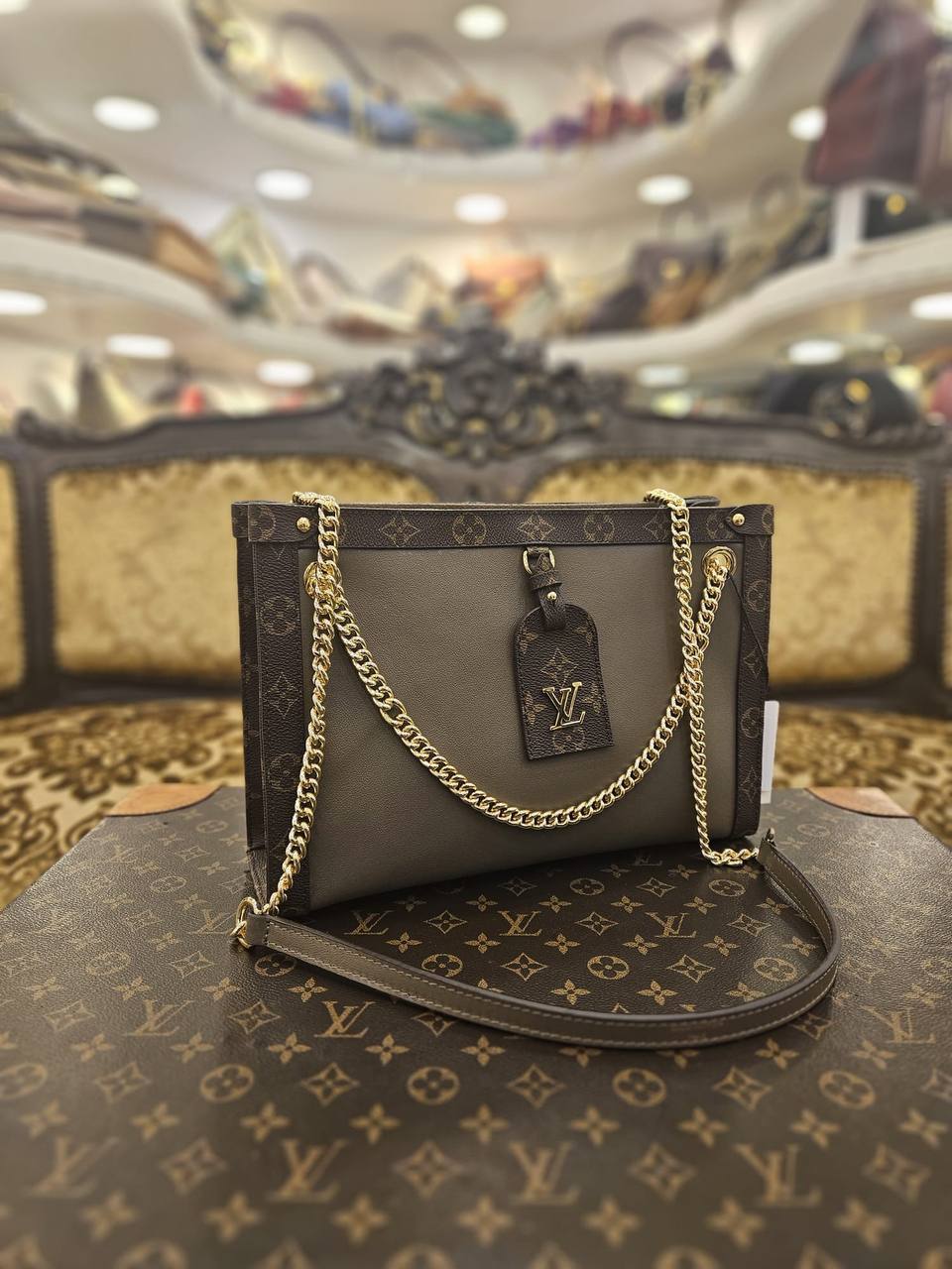 LOUIS VUITTON NOVA SMALL SIZE