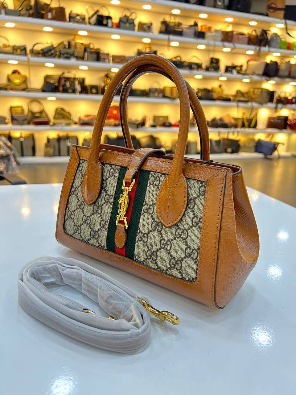 GUCCI JACKIE TOTE EAST