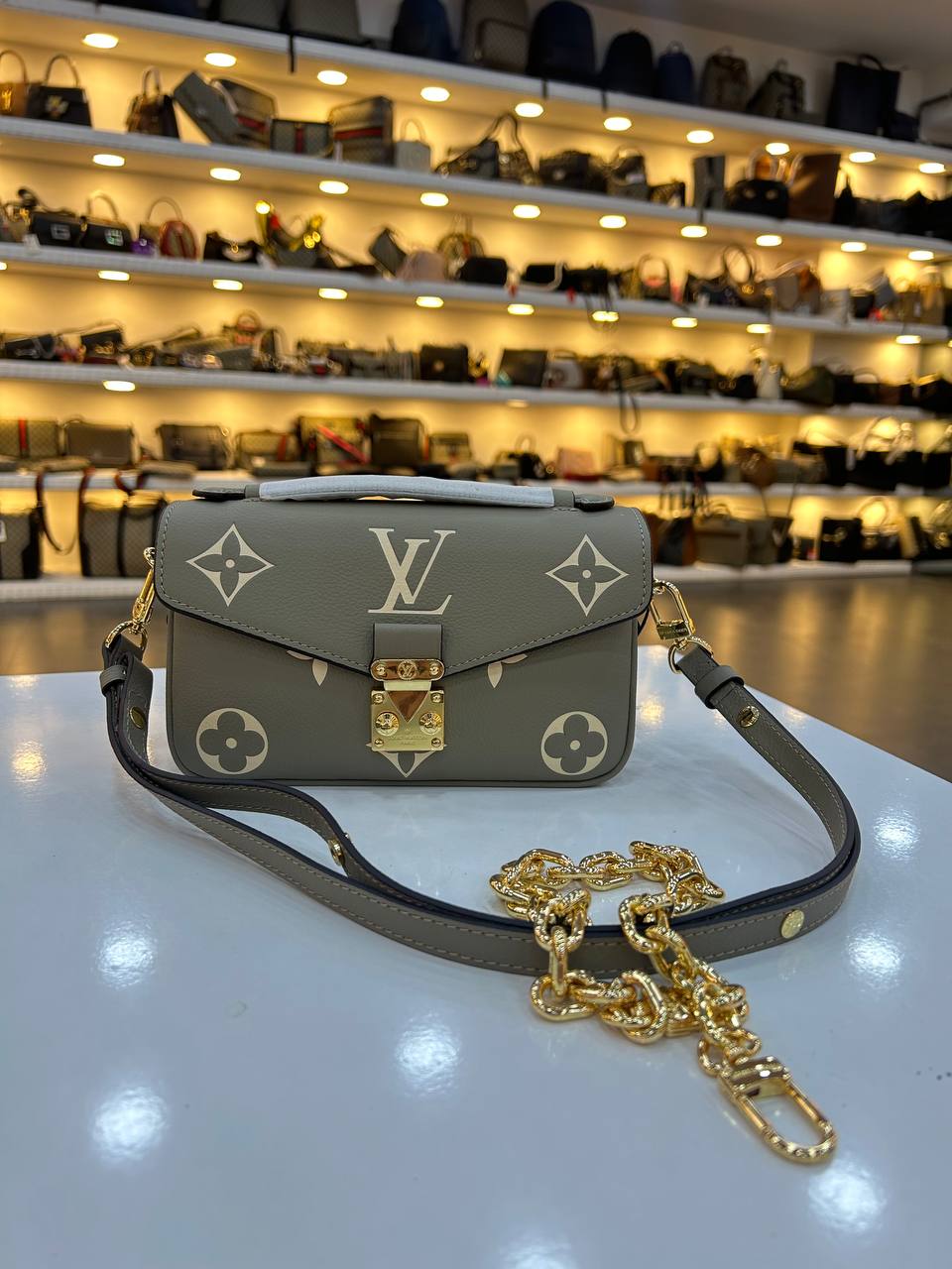 LOUIS VUITTON EAST WEST