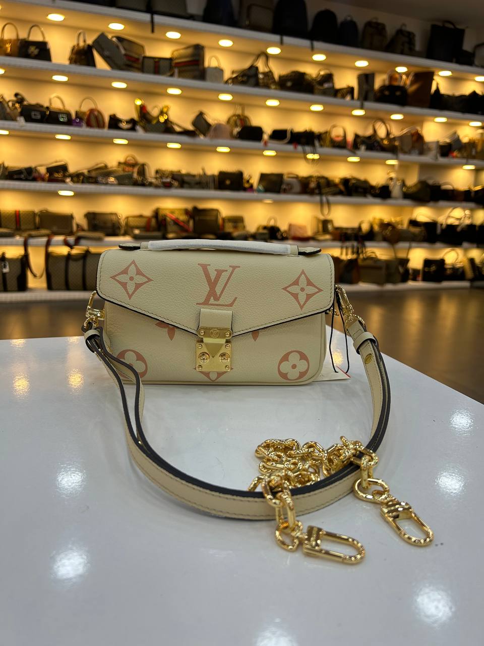 LOUIS VUITTON EAST WEST