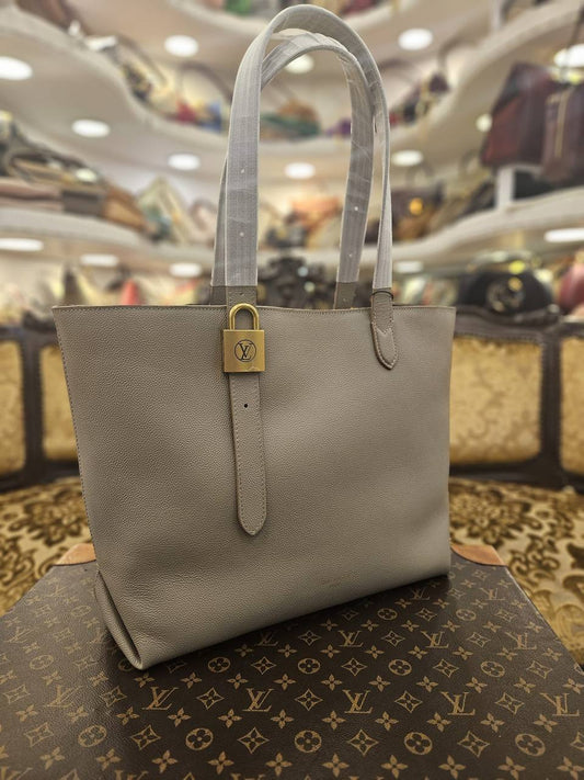 LOUIS VUITTON LOW KEY
