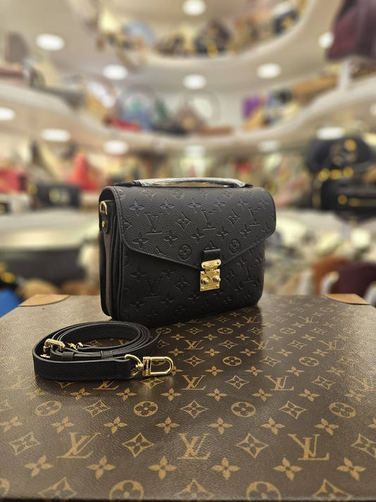 LOUIS VUITTON METIS LEATHER