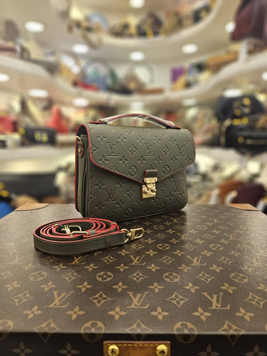 LOUIS VUITTON METIS LEATHER